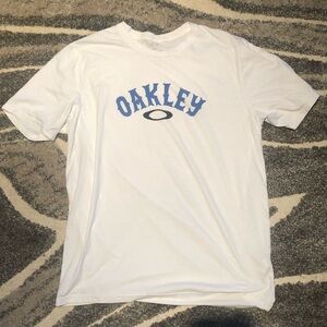 Oakley white spell out t shirt sz xl